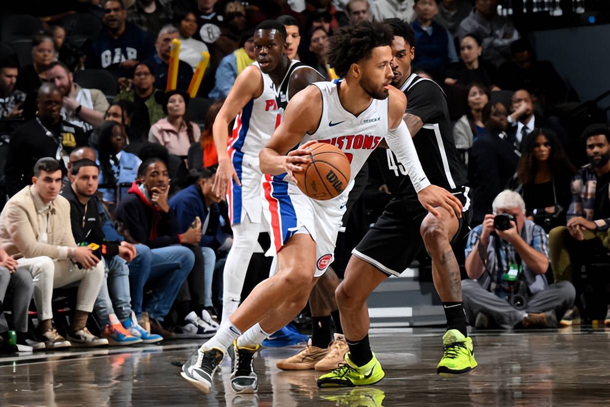 场持球人是 场持球人是