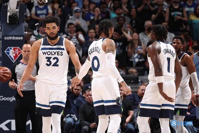 在侧翼防守 在侧翼防守